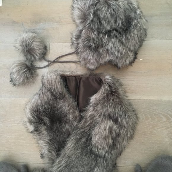 Faux Fur Mittens - Picture 4 of 4